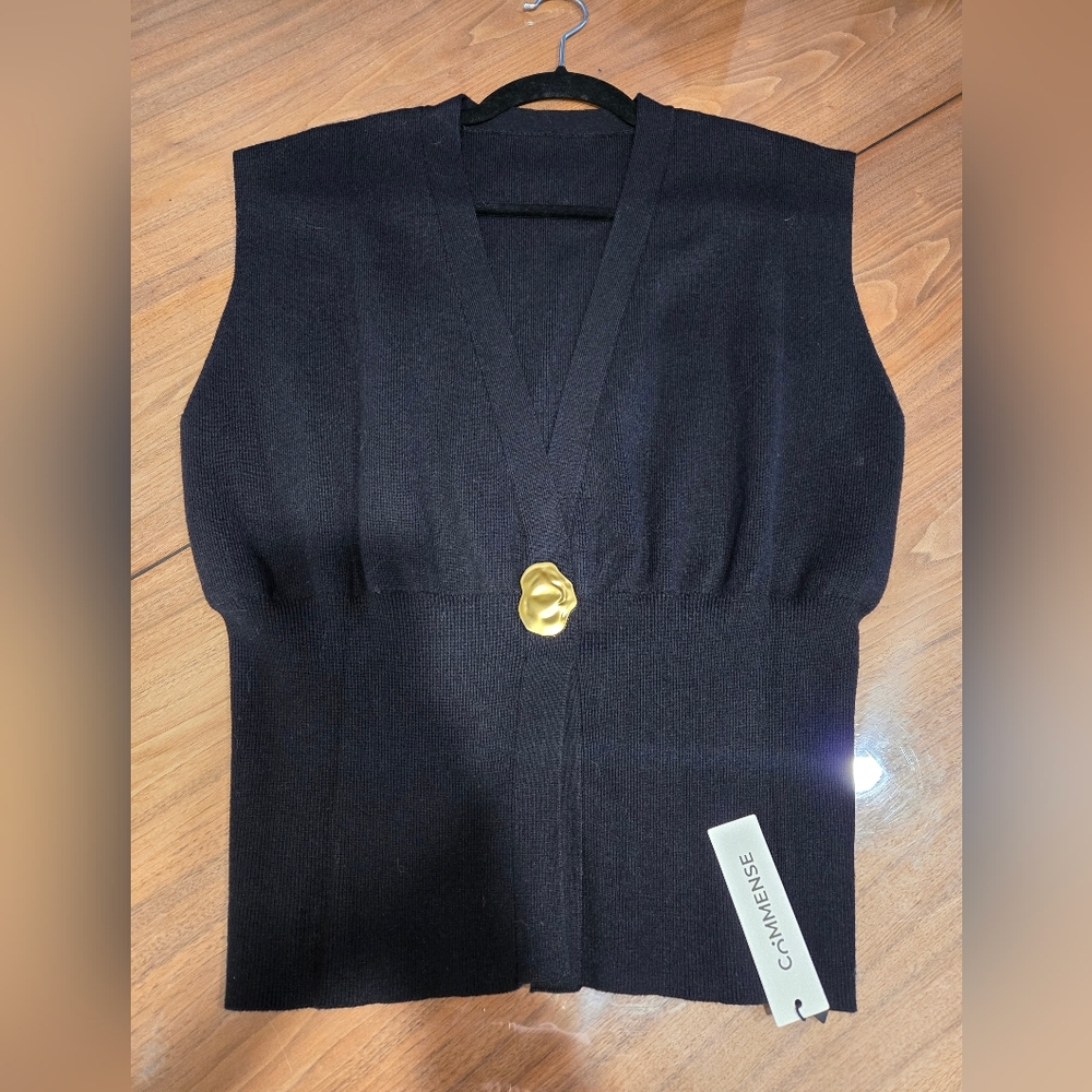 Commense Sweater Vest Knit Top. Size Large - Picture 6 of 8